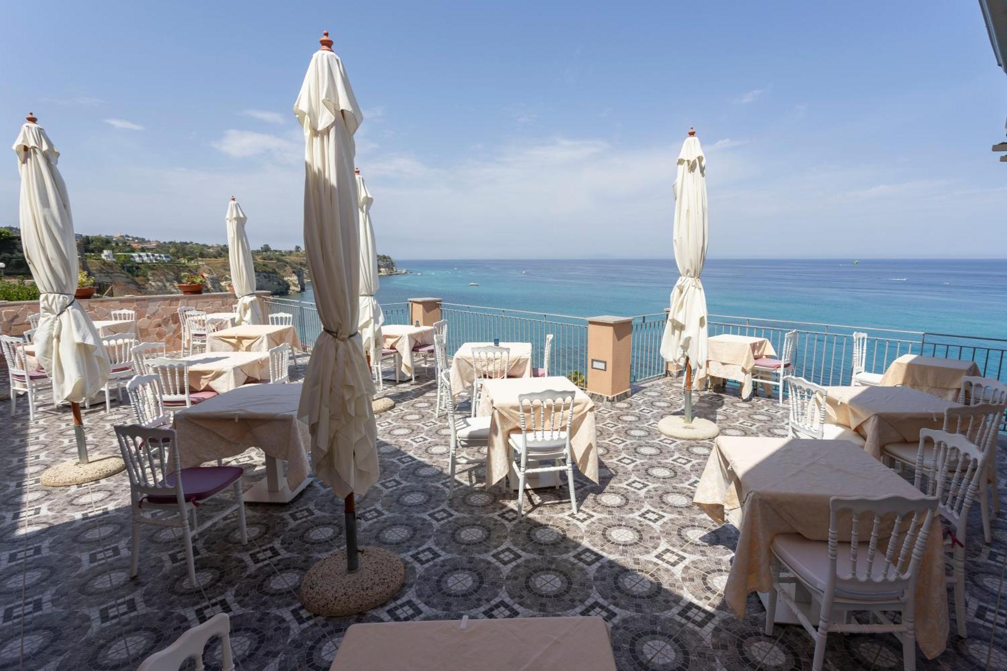 Hotel Terrazzo Sul Mare Tropea Exterior photo