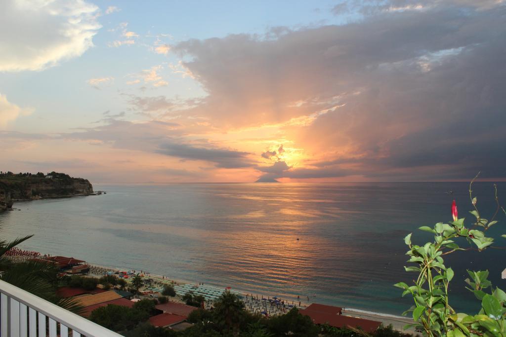 Hotel Terrazzo Sul Mare Tropea Exterior photo