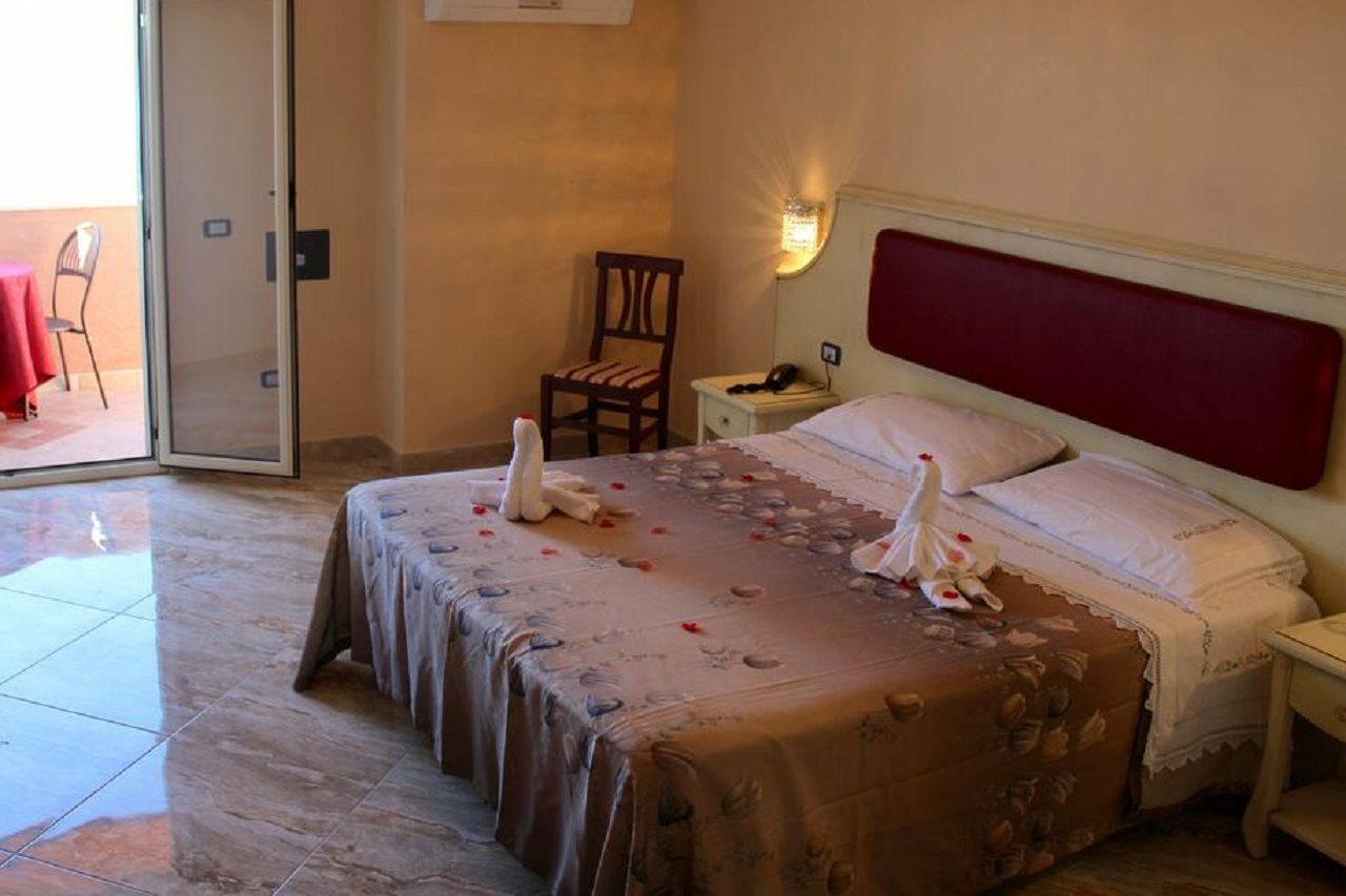Hotel Terrazzo Sul Mare Tropea Exterior photo